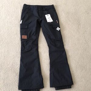 NWT DC snowboarding/ski pants